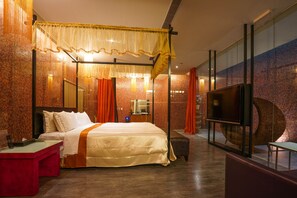 Standard-Suite (Check in after 7PM) | 1 Schlafzimmer, kostenlose Minibar, schallisolierte Zimmer