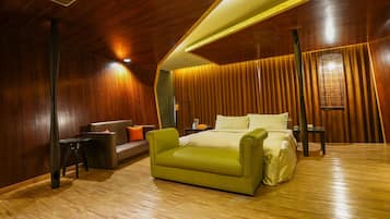 Deluxe Suite (Check-in after 7PM, Must check out at noon next day if stay more than 1 night) | 1 bedroom, free minibar, soundproofing, free WiFi