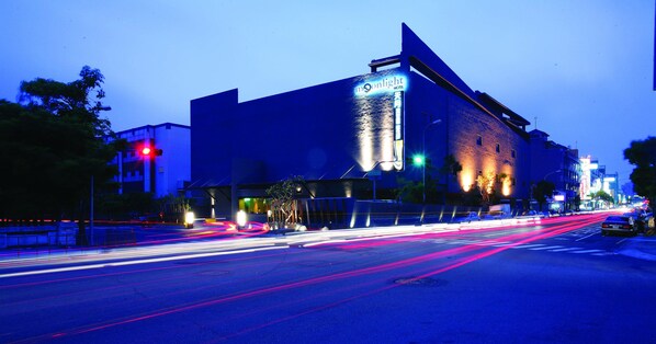 Façade de l’hébergement - soirée/nuit