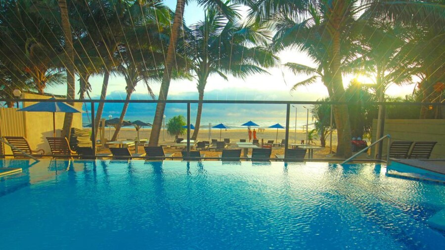 Beacon Beach Hotel