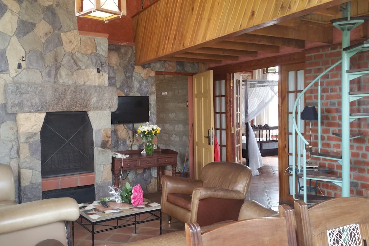 Family Apartment, 2 Bedrooms (Vista) | Living room | Flat-screen TV