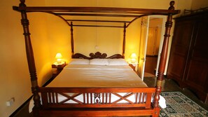 Romantisches Bungalow, 4 Schlafzimmer, Talblick | 4 Schlafzimmer, individuell dekoriert, individuell eingerichtet