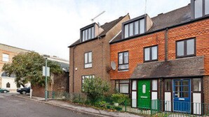 Front of property - Kings Cross Guesthouse (London)