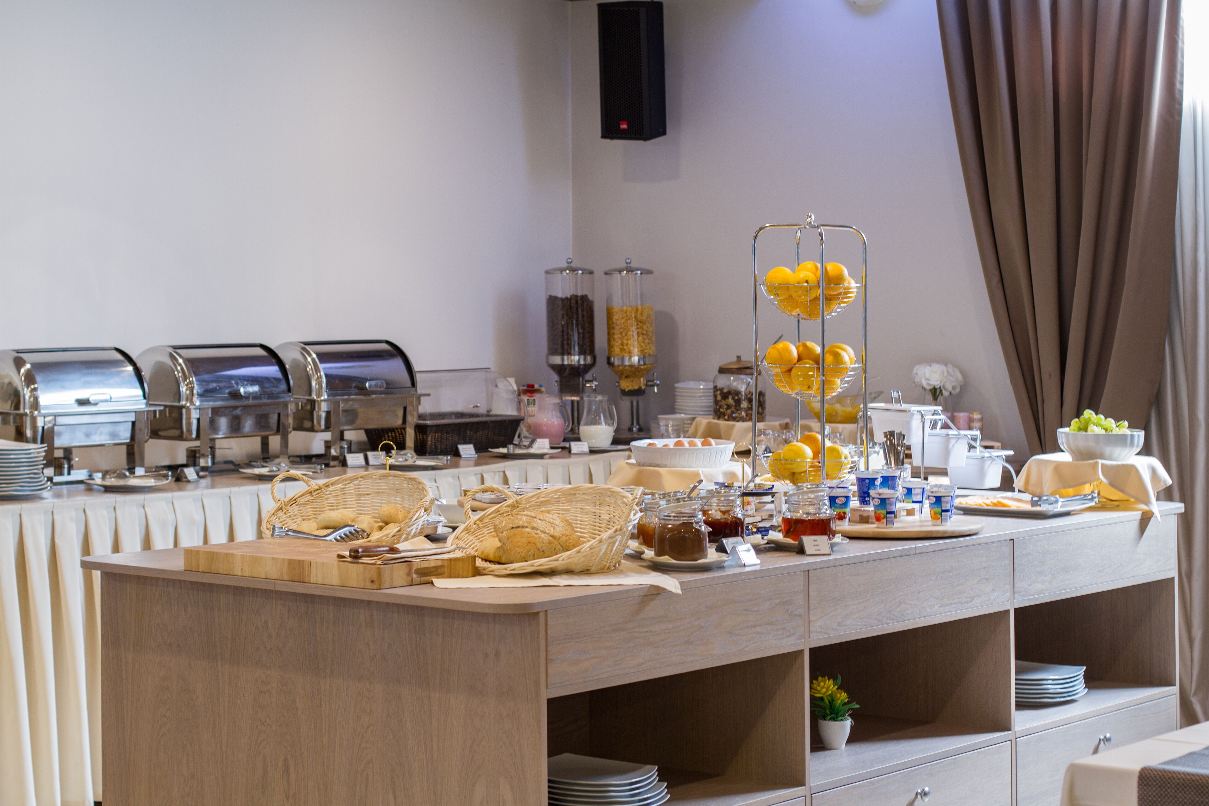 Daily buffet breakfast (EUR 10 per person)
