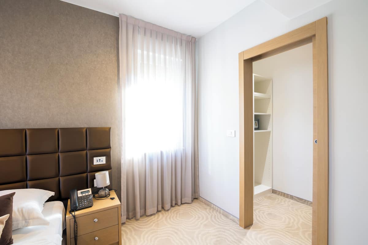 Suite (with Balcony) | Down comforters, minibar, in-room safe, desk