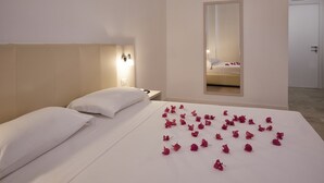 Standard Twin Room | In-room safe, desk, soundproofing, WiFi (free) - Hotel Alba D'Amore (Lampedusa)