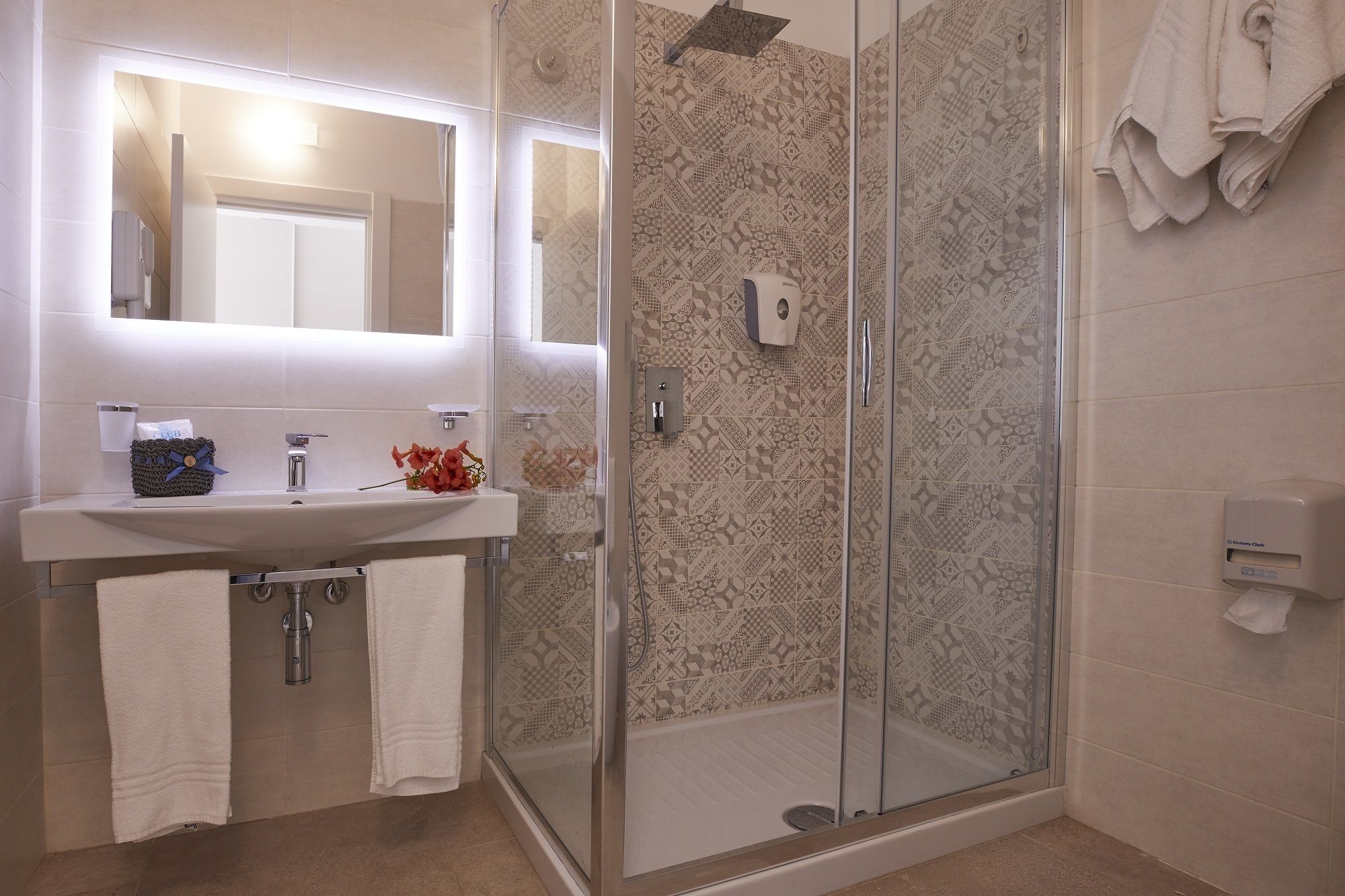 Chambre Standard avec lits jumeaux | Salle de bain