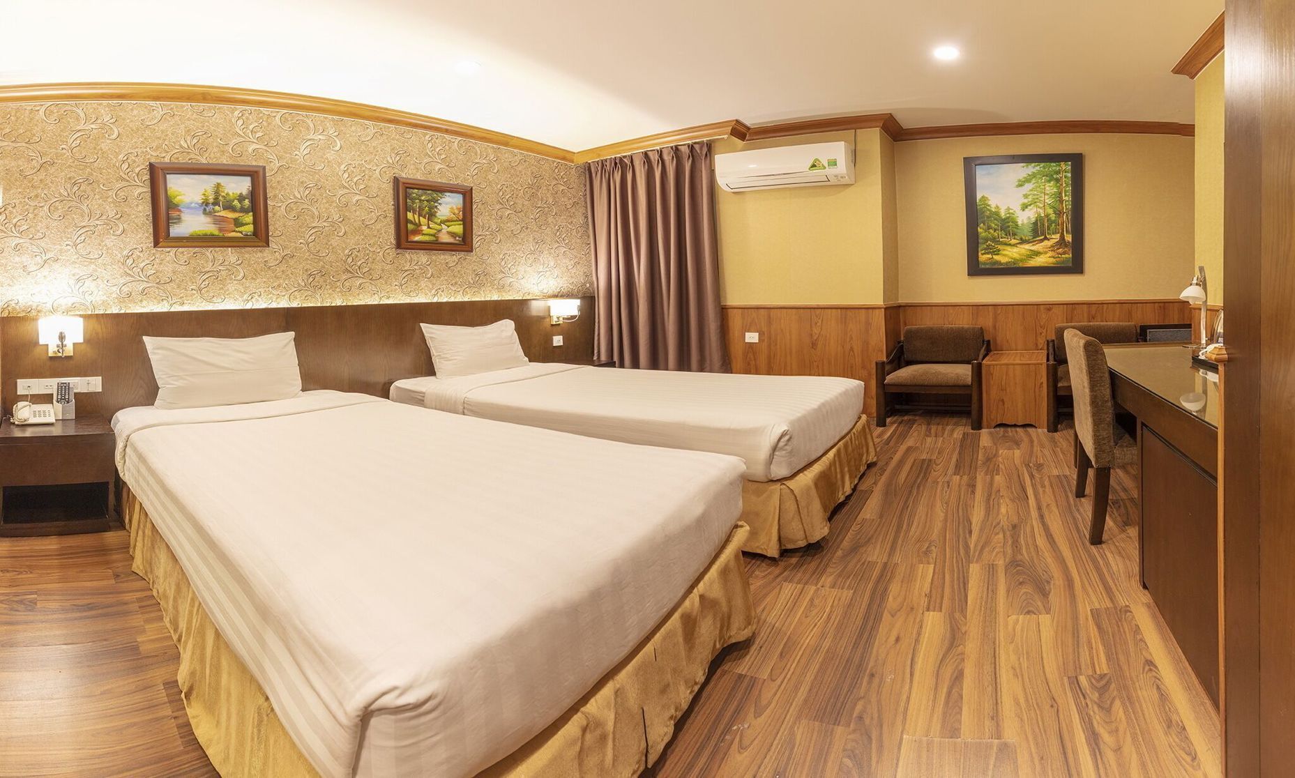 Ropa de cama de alta calidad y minibar 