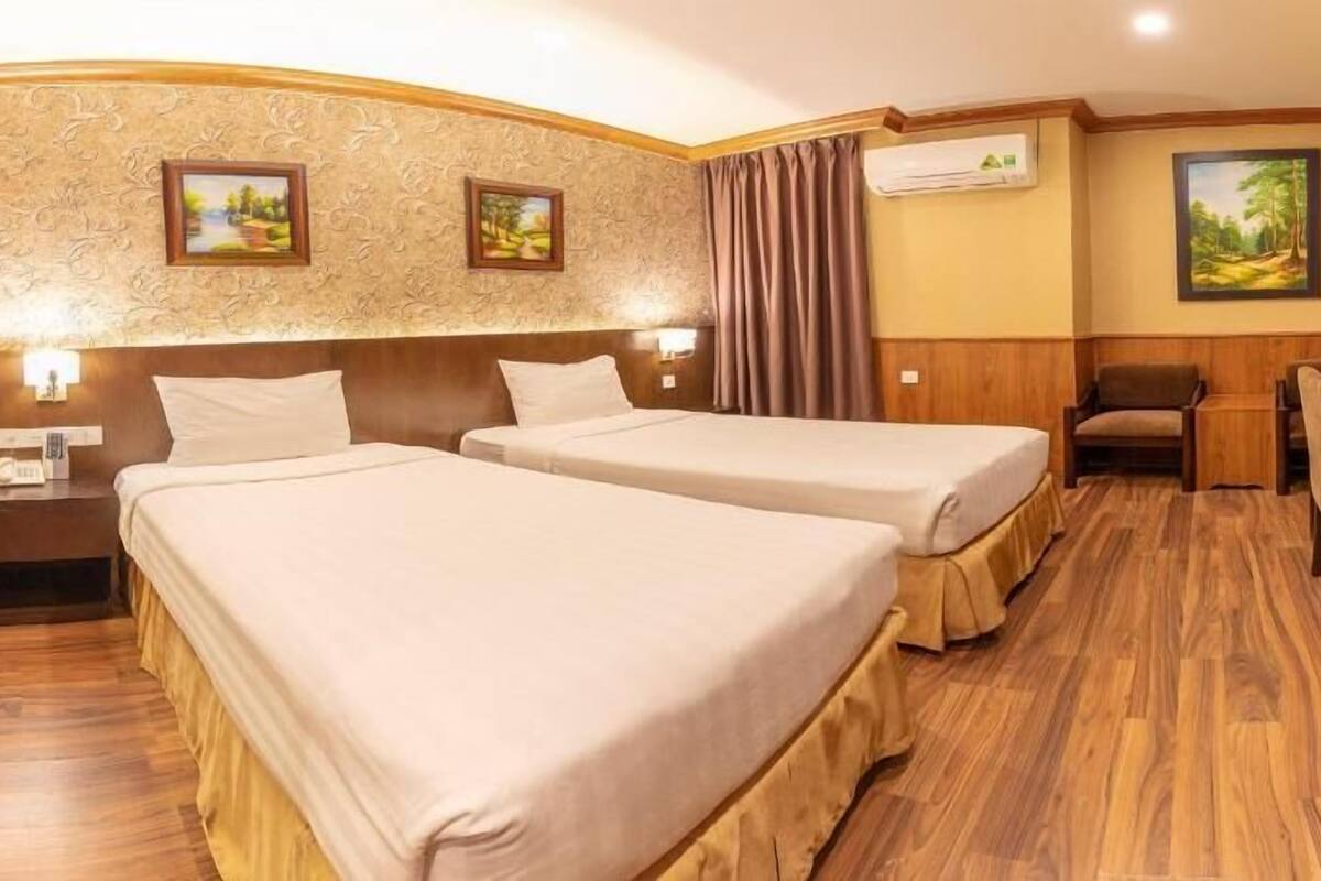 Ropa de cama de alta calidad, minibar, caja fuerte y escritorio