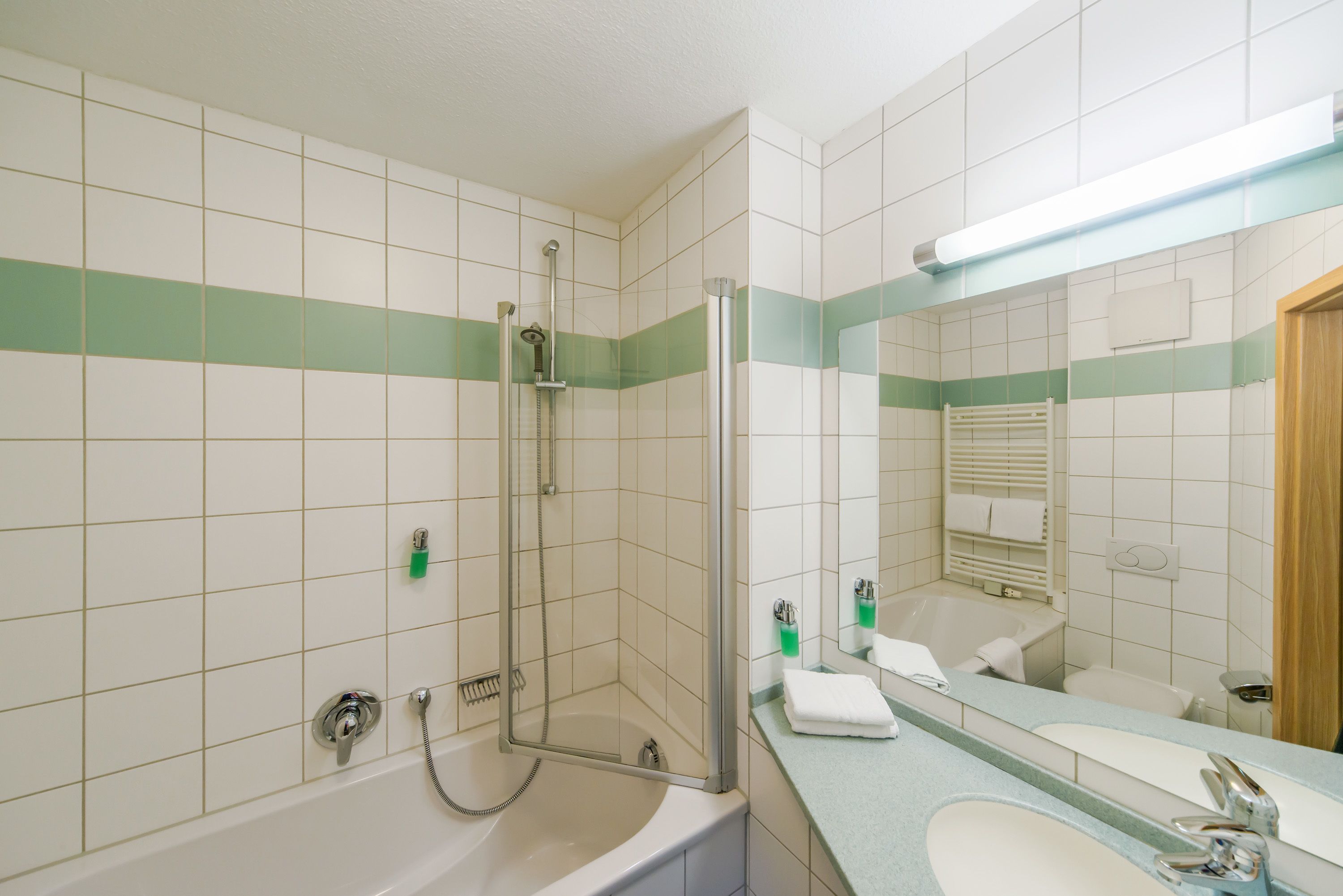 comfort double room | bathroom | free toiletries, hair dryer, towels