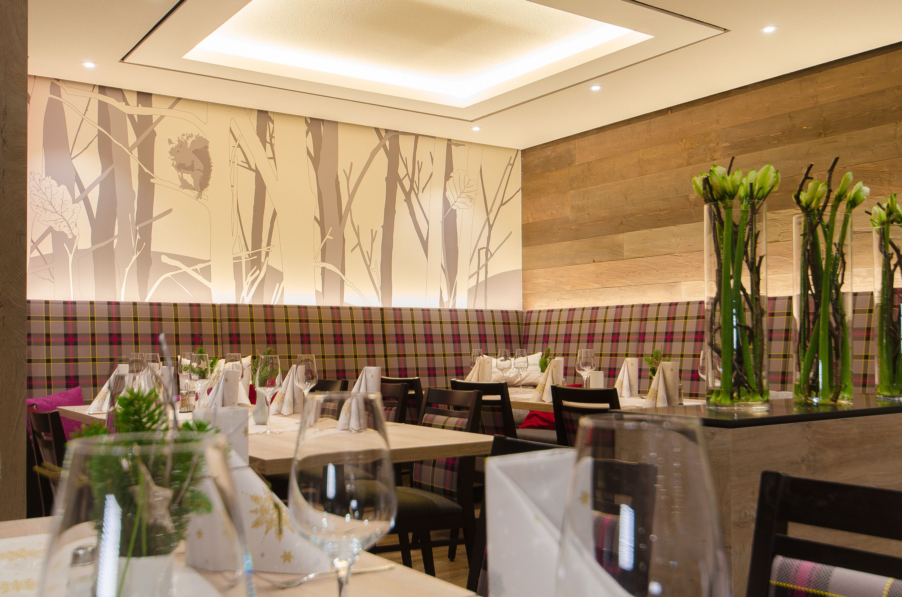 breakfast, lunch, dinner served; regional cuisine