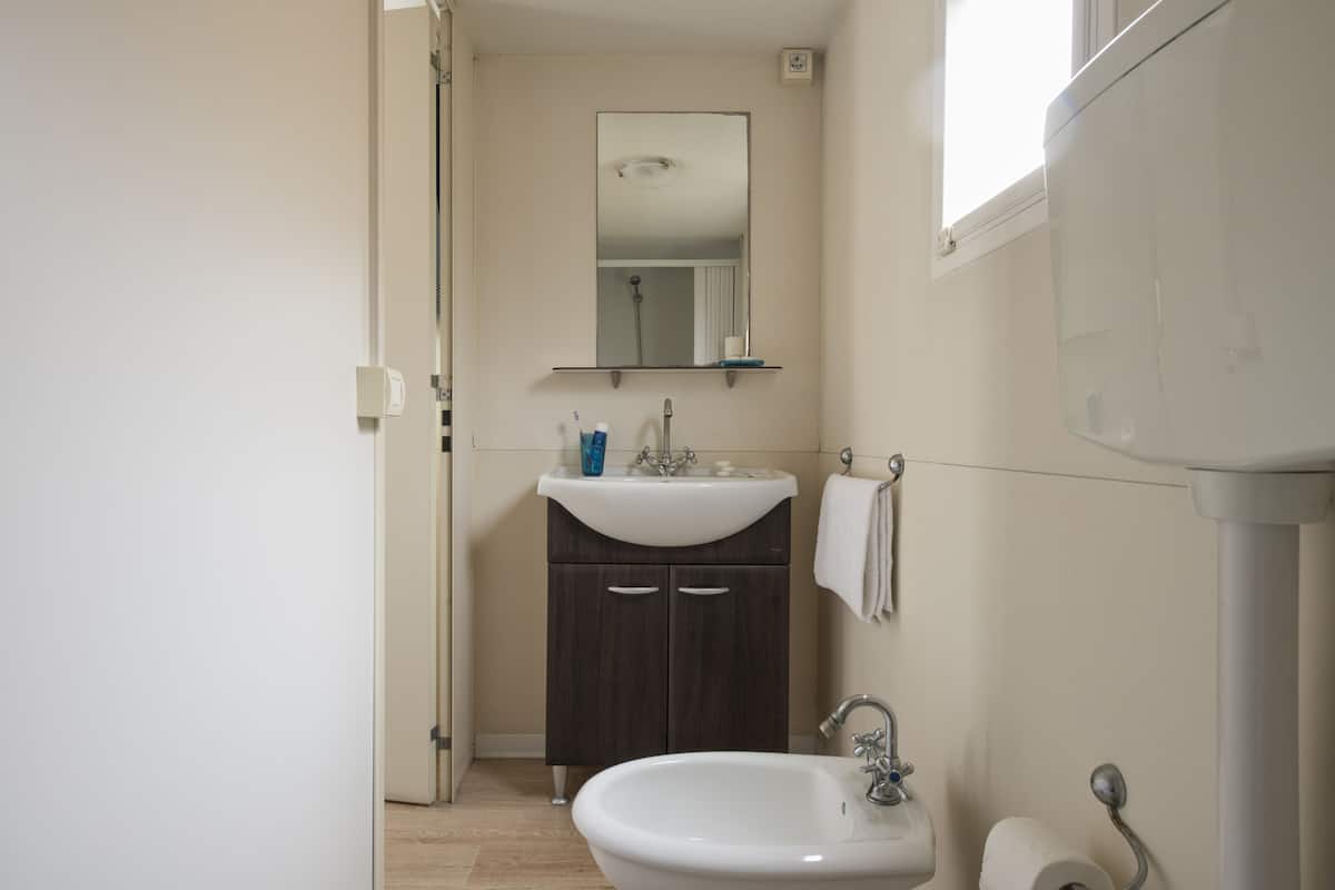 Classic-Bungalow | Badezimmer | Dusche, Handtücher