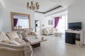 LCD TV - Phoenicia Luxury (Navodari)