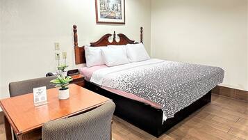 Standard Room, 1 King Bed, Smoking | Minibar, free WiFi, wheelchair access
