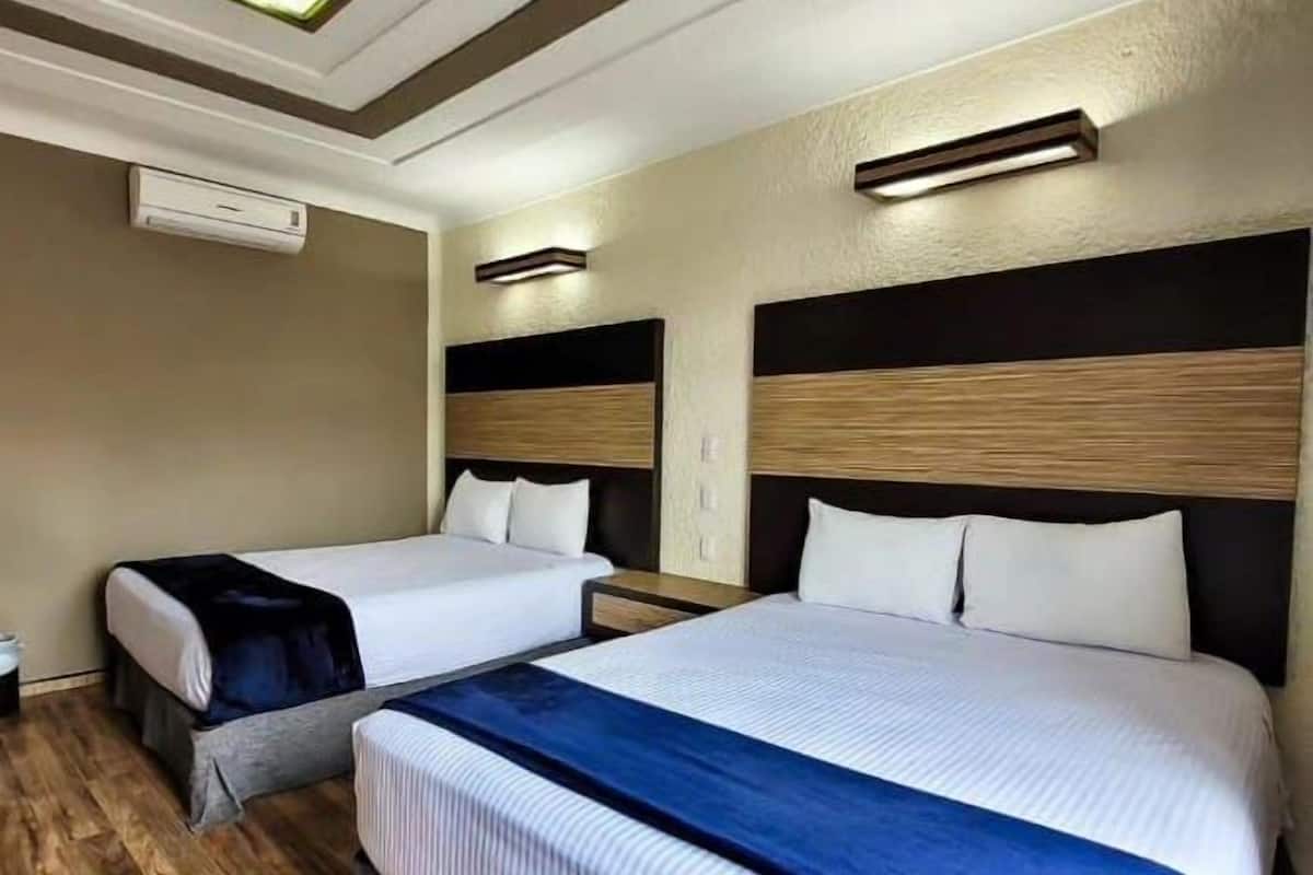 Standard Quadruple Room | Desk, laptop workspace, free WiFi, bed sheets