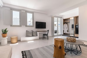 Superior Suite, Private Pool | Minibar, individually furnished, soundproofing, free WiFi - Quartano Suites by Heliessa (Paros)