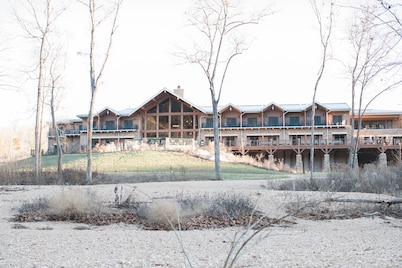 Echo Bluff State Park