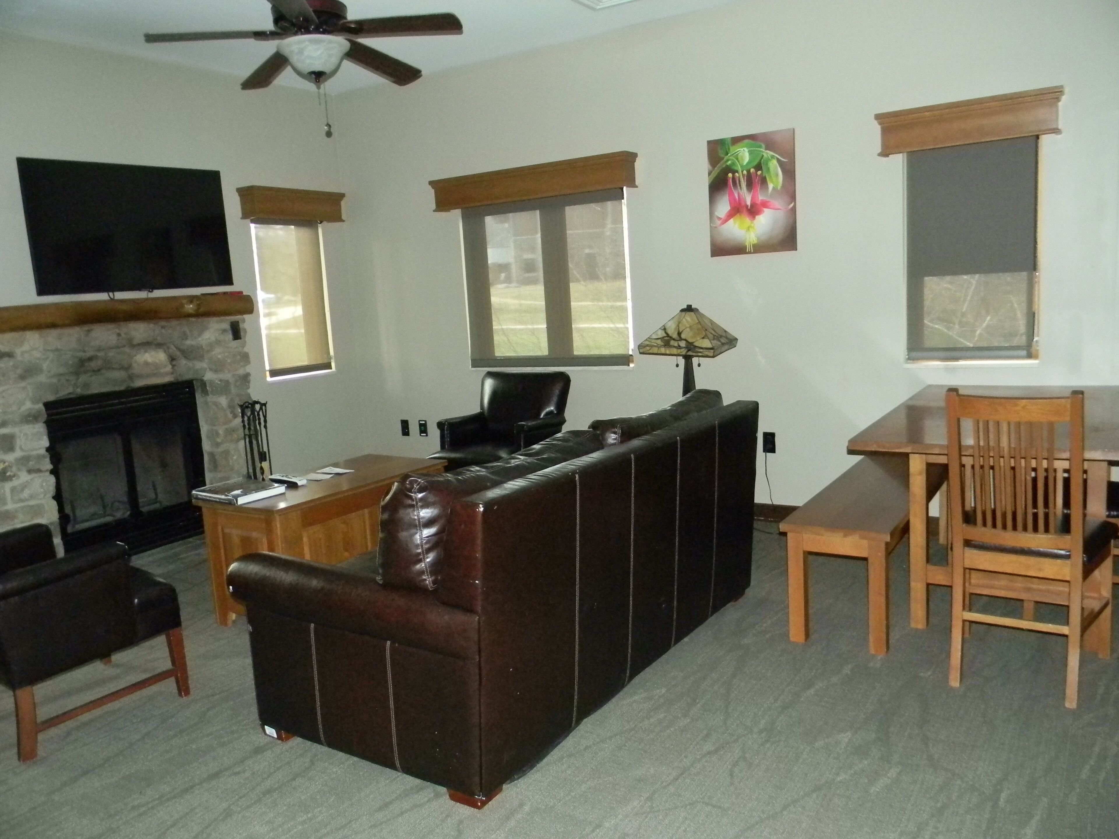 cabin, 2 bedrooms | living area | flat-screen tv, fireplace