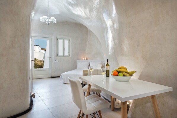 Rúmföt af bestu gerð, öryggishólf í herbergi, skrifborð, hljóðeinangrun