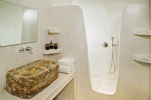 Bathroom - Spilies by Thireas (Santorini)