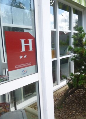 Property entrance - Fasthôtel Angers Ouest (Beaucouze)