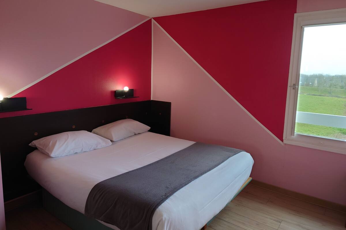 Double Room | Cribs (surcharge), WiFi (free), individually decorated