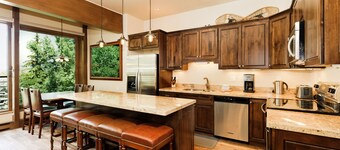 Durant Condominiums by Frias