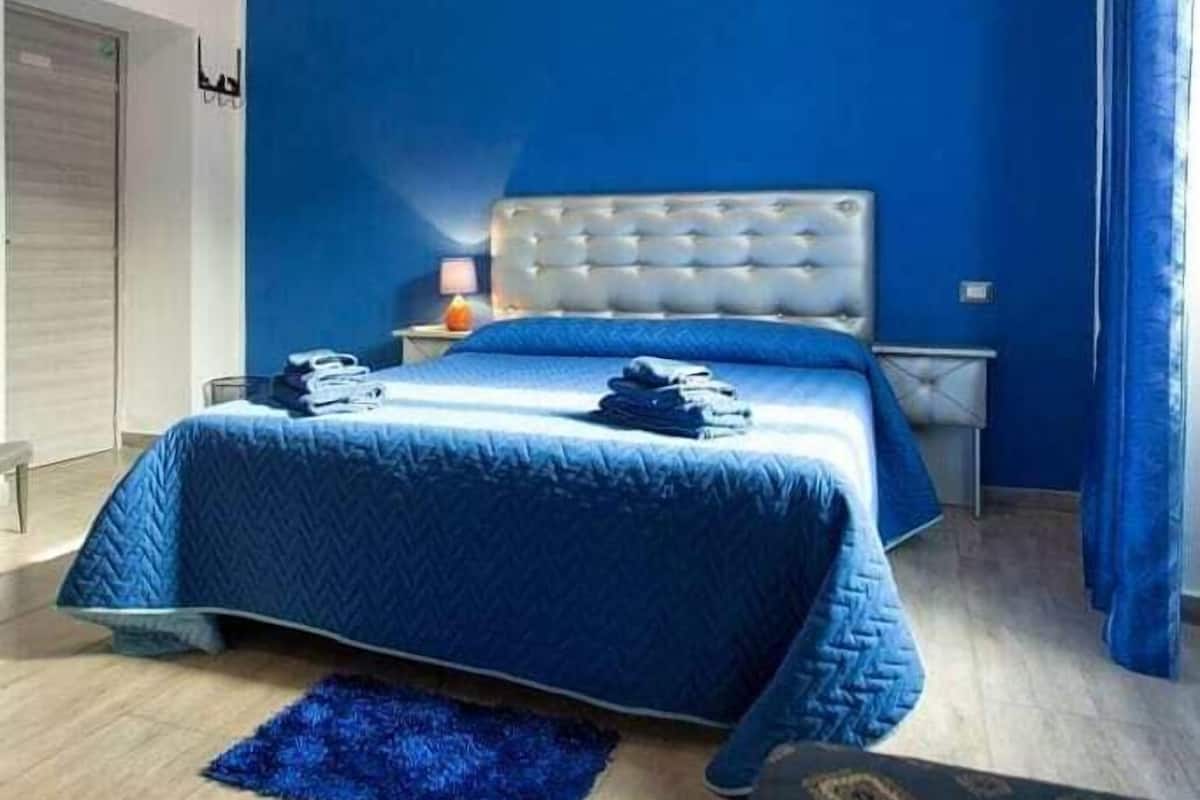 Blackout drapes, soundproofing, cribs (surcharge), WiFi (free)