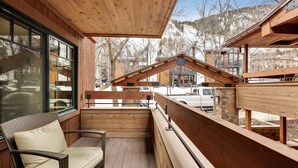 Deluxe Condo, 3 Bedrooms (310) | Terrace/patio