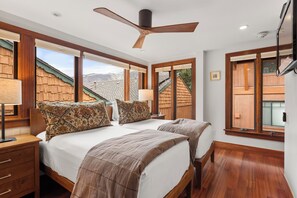 1 bedroom, premium bedding, individually decorated - Fasching Haus Condominiums by Frias (Aspen)