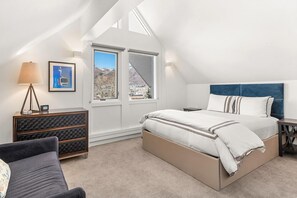 Luxury Condo, 3 Bedrooms, Air conditioning (303) | Premium bedding, individually decorated, individually furnished