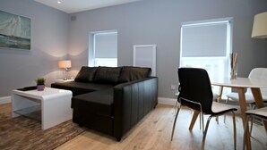 公寓 (4 adults) | 起居区