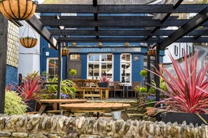 Terrace/patio - The Crown Hotel (Lynton)