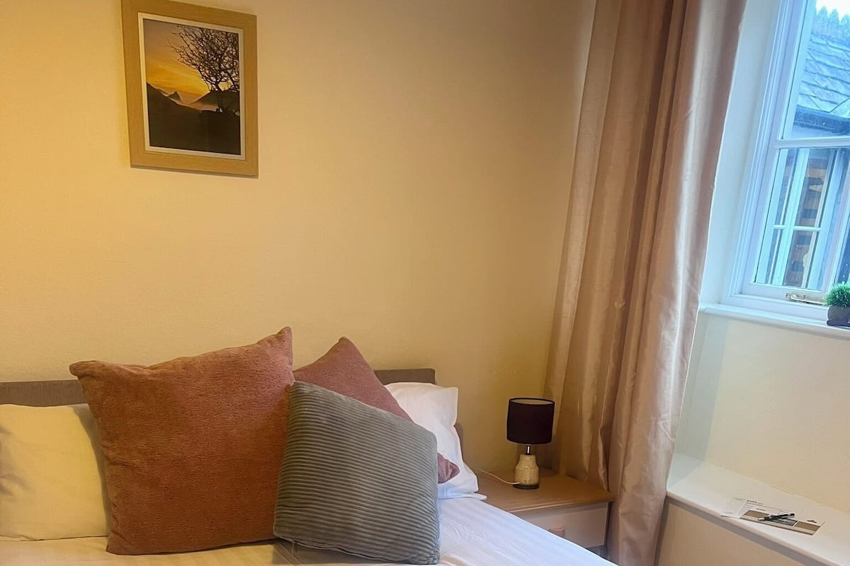 Standaard tweepersoonskamer | Een strijkplank/strijkijzer, gratis wifi, beddengoed