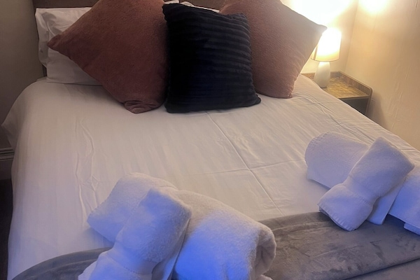 Basic-Doppelzimmer | Bügeleisen/Bügelbrett, kostenloses WLAN, Bettwäsche