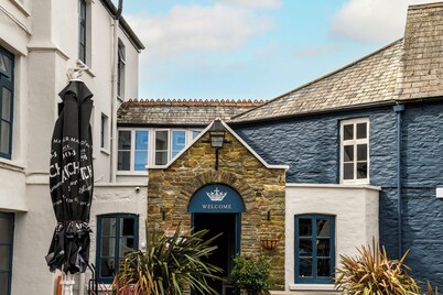The Crown Hotel