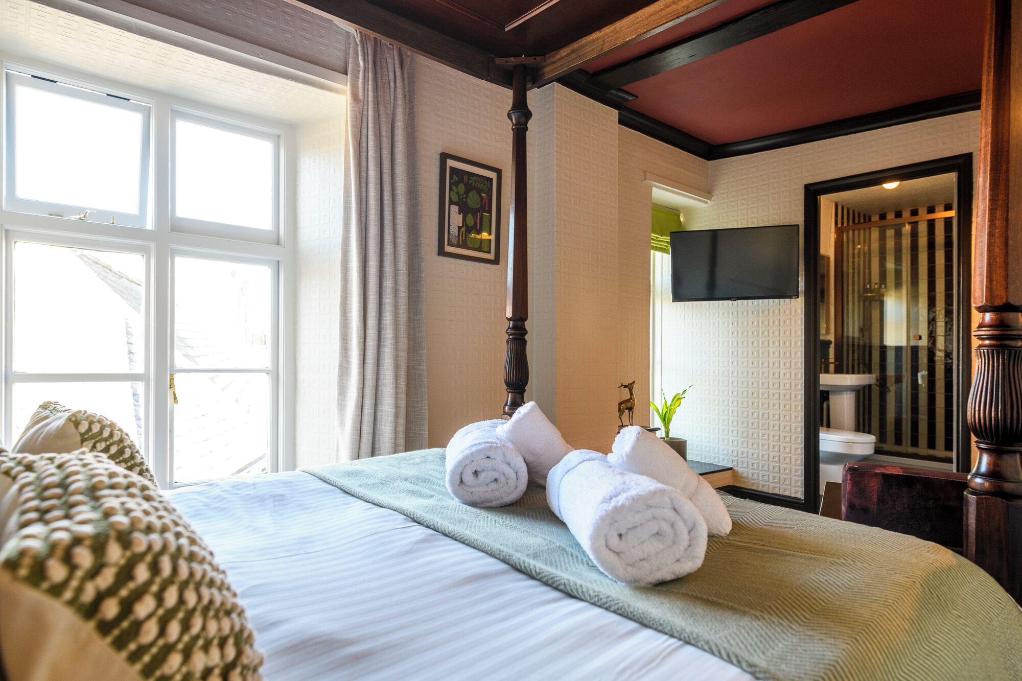 Premium Double Room | Iron/ironing board, free WiFi, bed sheets