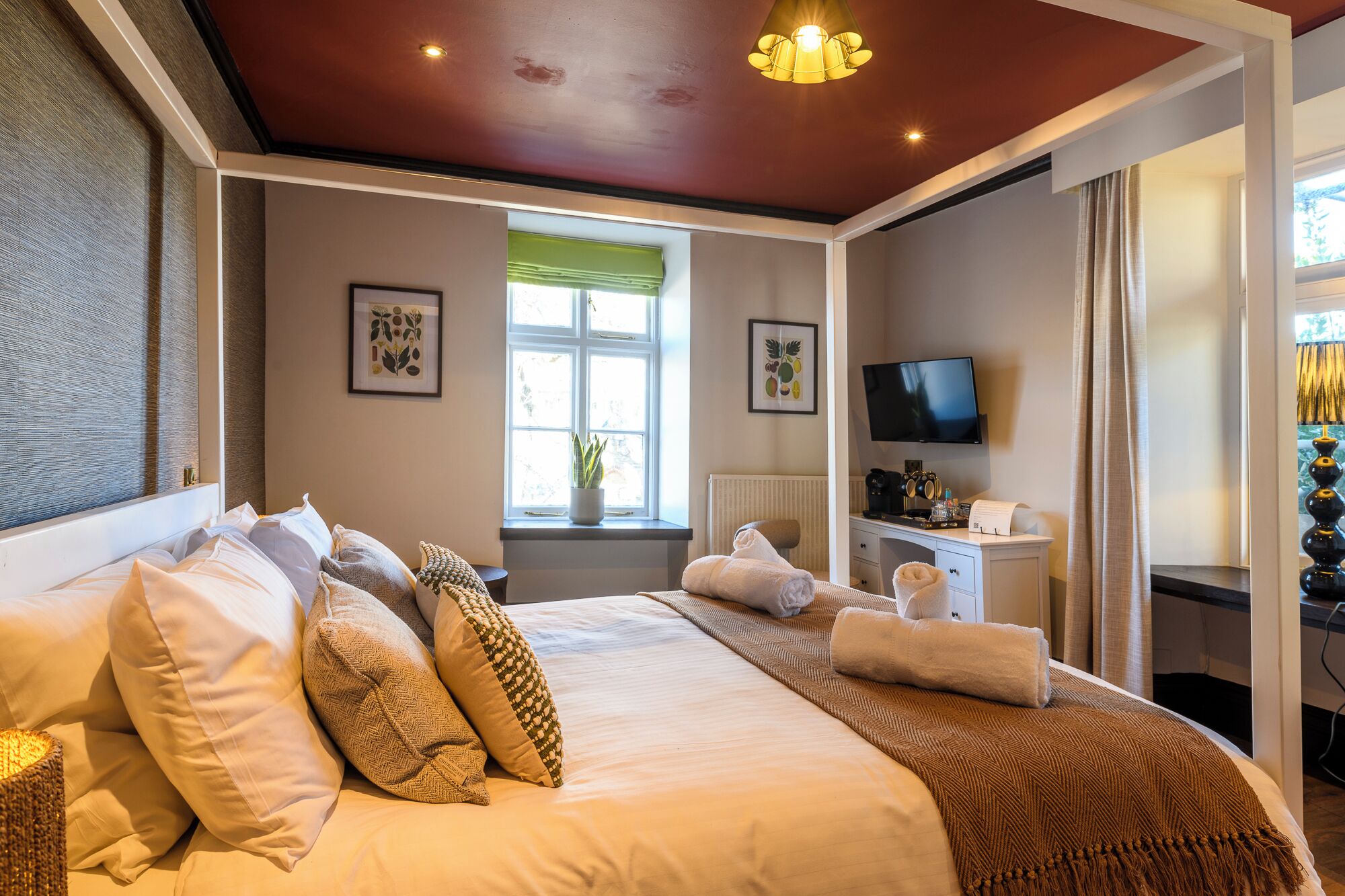 Deluxe Double Room | Iron/ironing board, free WiFi, bed sheets