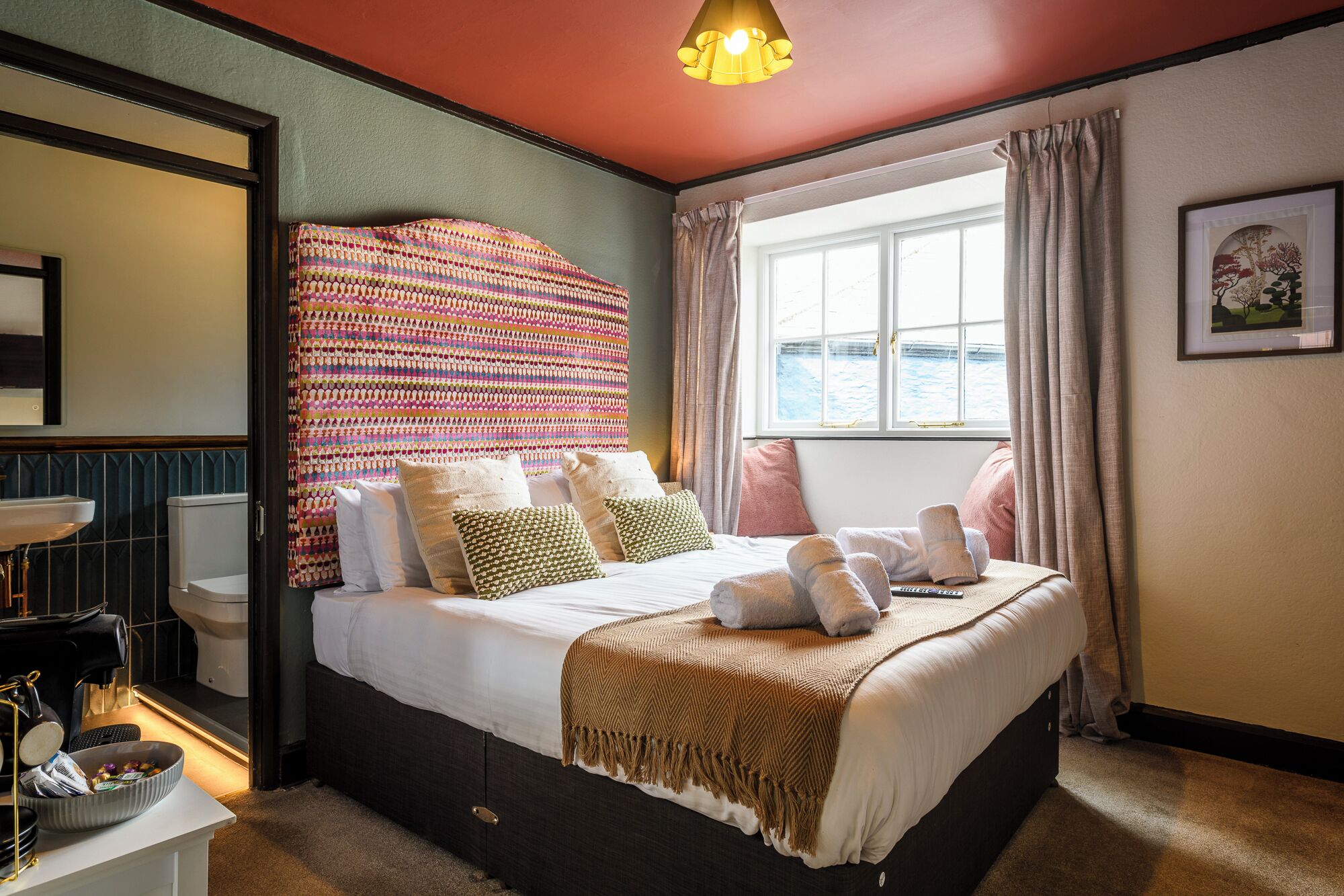 Standard Double Room | Iron/ironing board, free WiFi, bed sheets