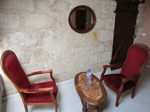 Comfort Double Room, Private Bathroom, Garden View | Lobby sitting area
