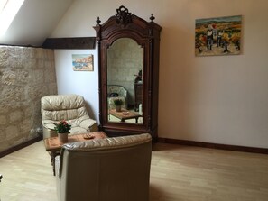 Family Suite, Private Bathroom | Rollaway beds