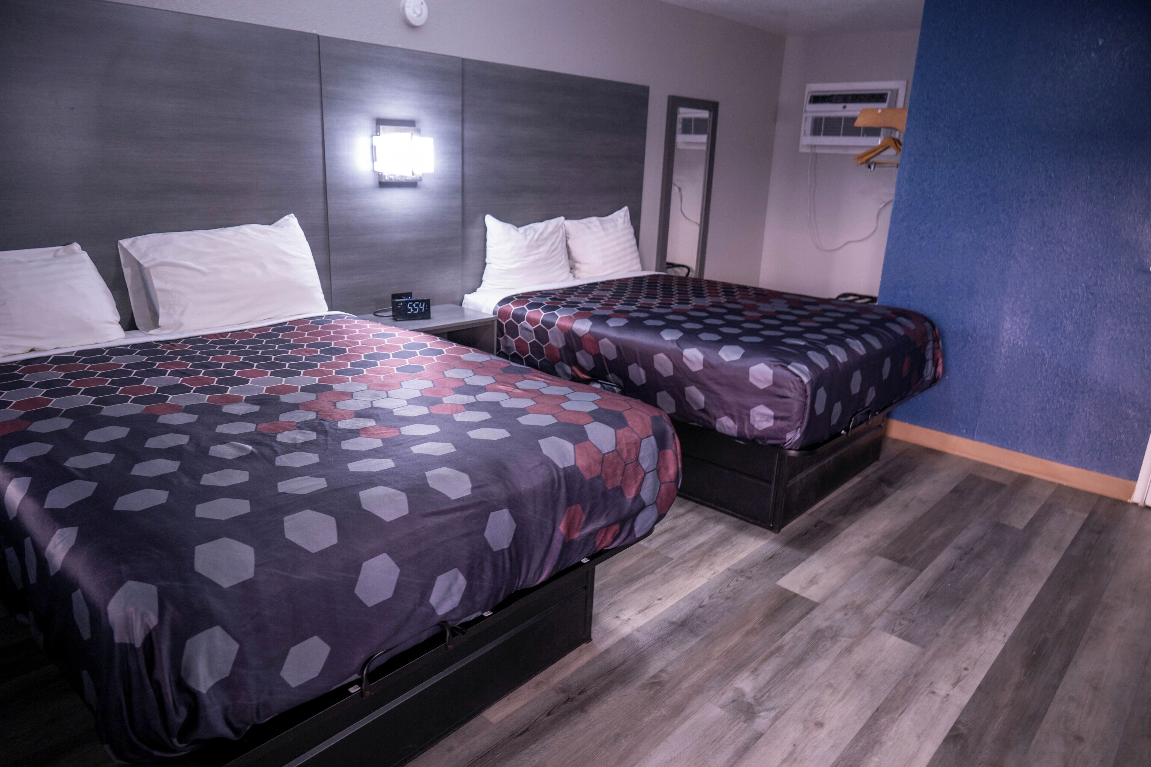 Room, 2 Queen Beds, Non Smoking