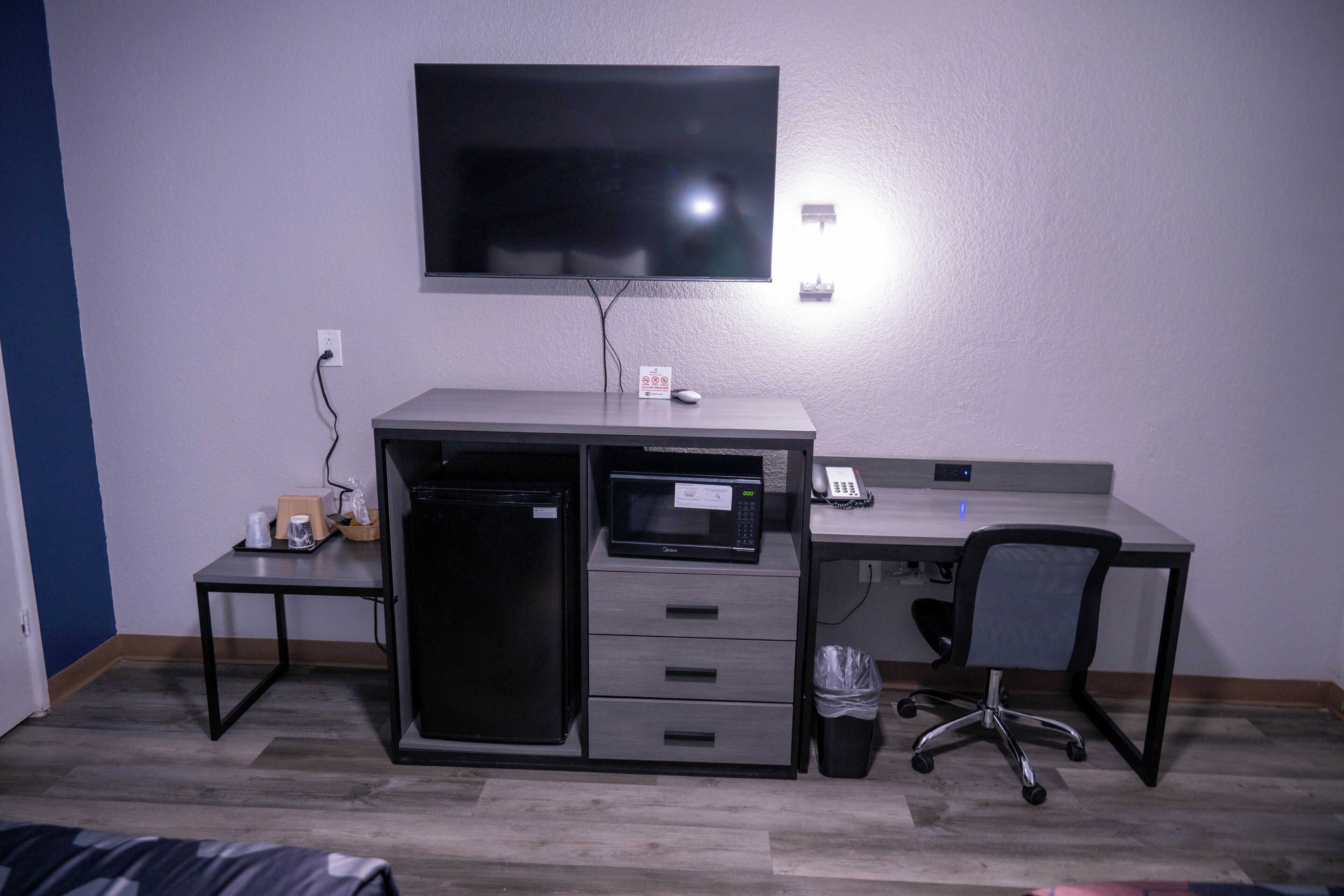 Room, 2 Queen Beds, Non Smoking | Desk, iron/ironing board, WiFi (free), bed sheets