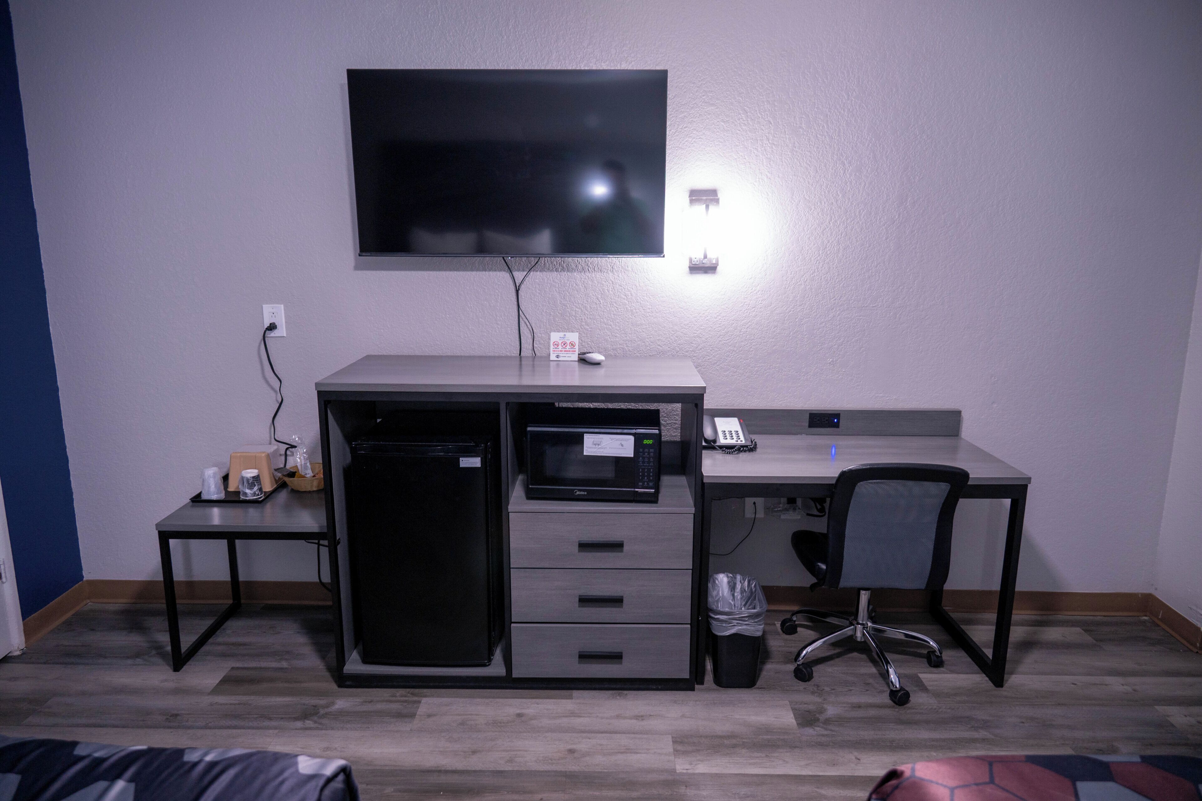 Desk, iron/ironing board, WiFi (free), bed sheets