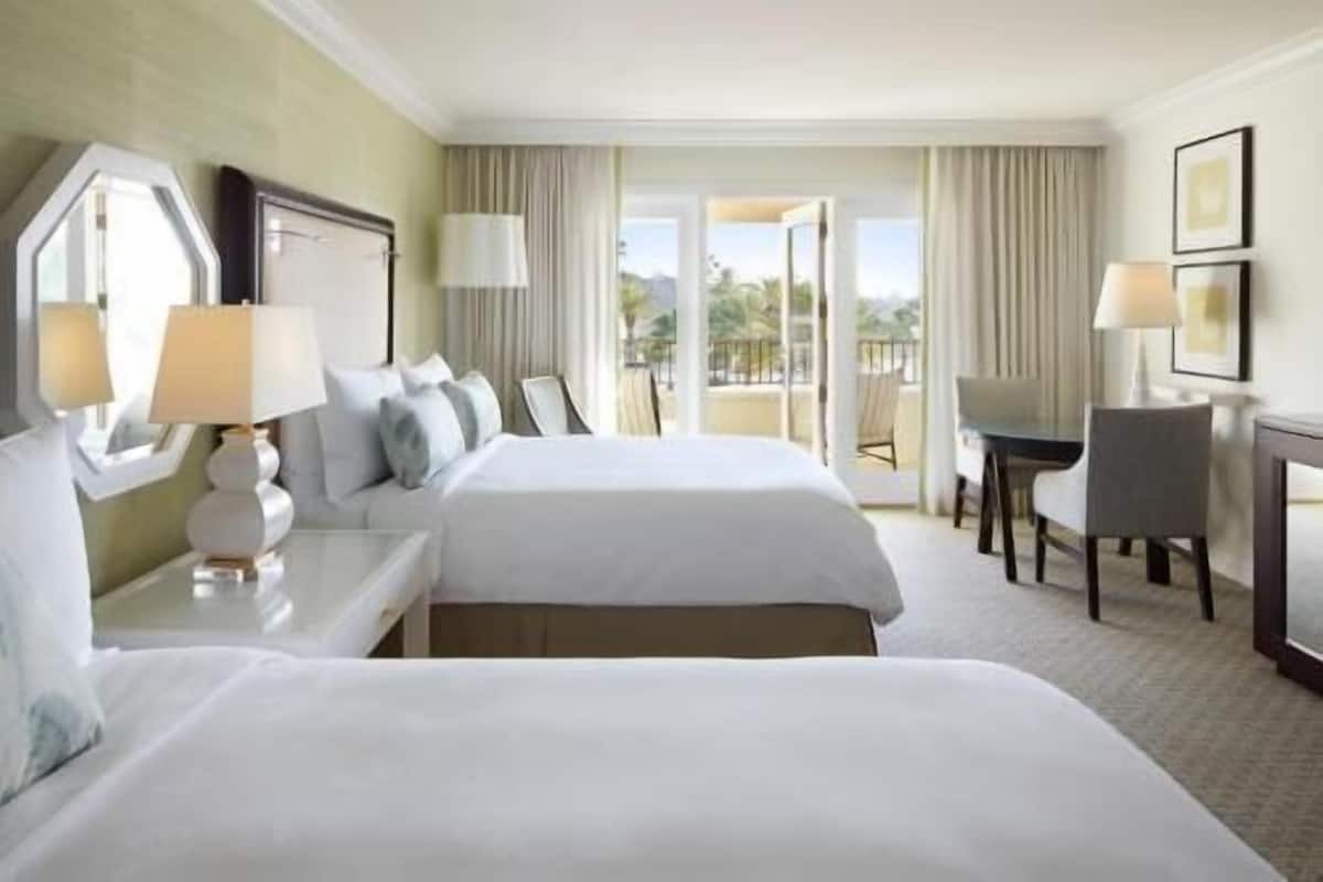 Premium bedding, down duvets, minibar, in-room safe