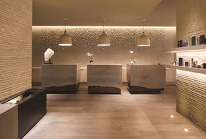 Couples treatment rooms, sauna, steam room, body treatments