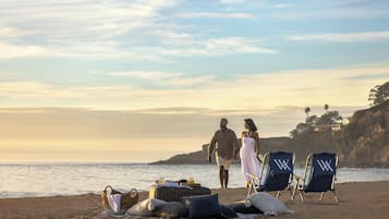 Private beach, free beach shuttle, sun loungers, beach umbrellas