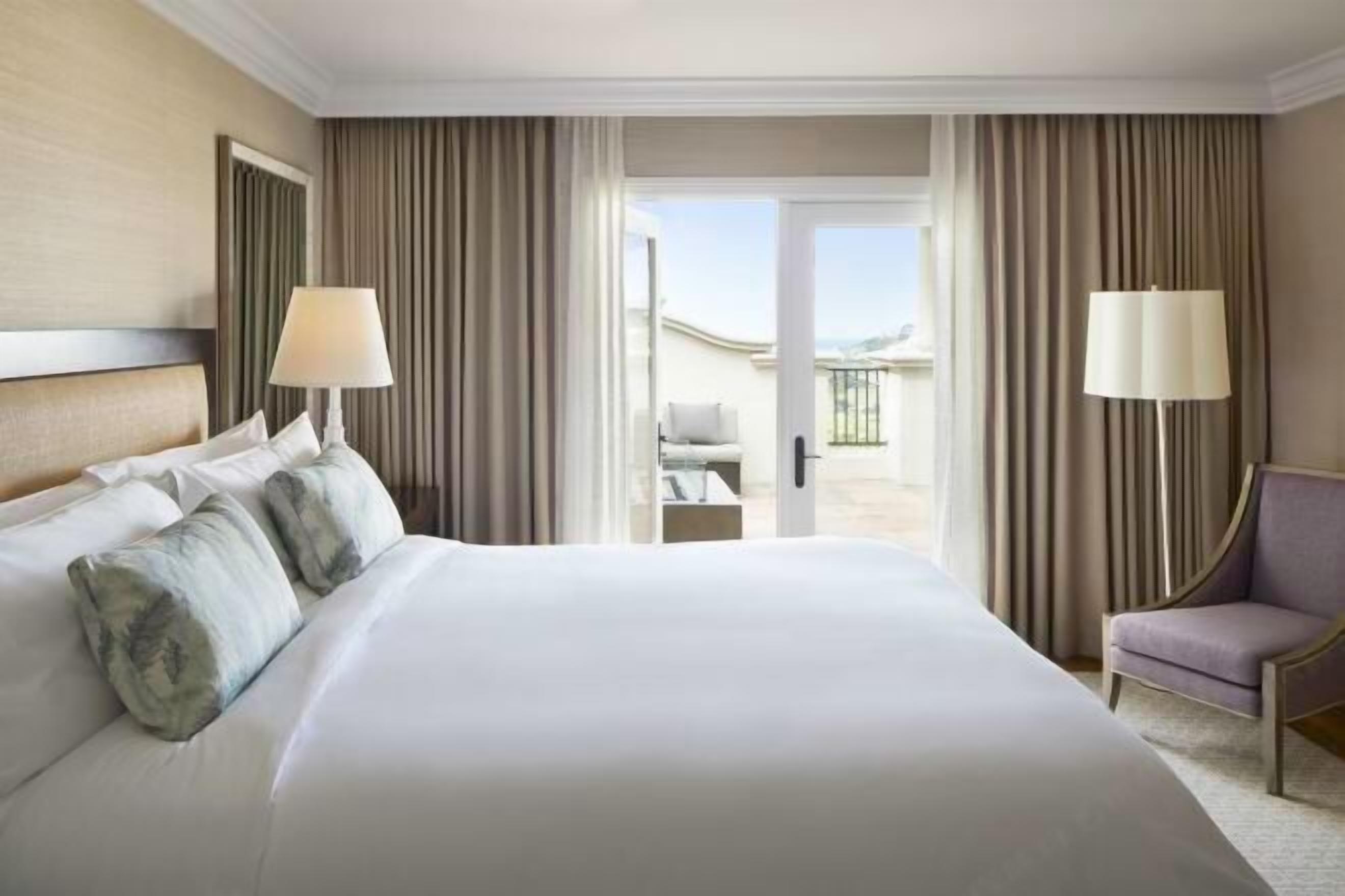 Luxe beddengoed, donsdekens, een minibar, een kluis op de kamer