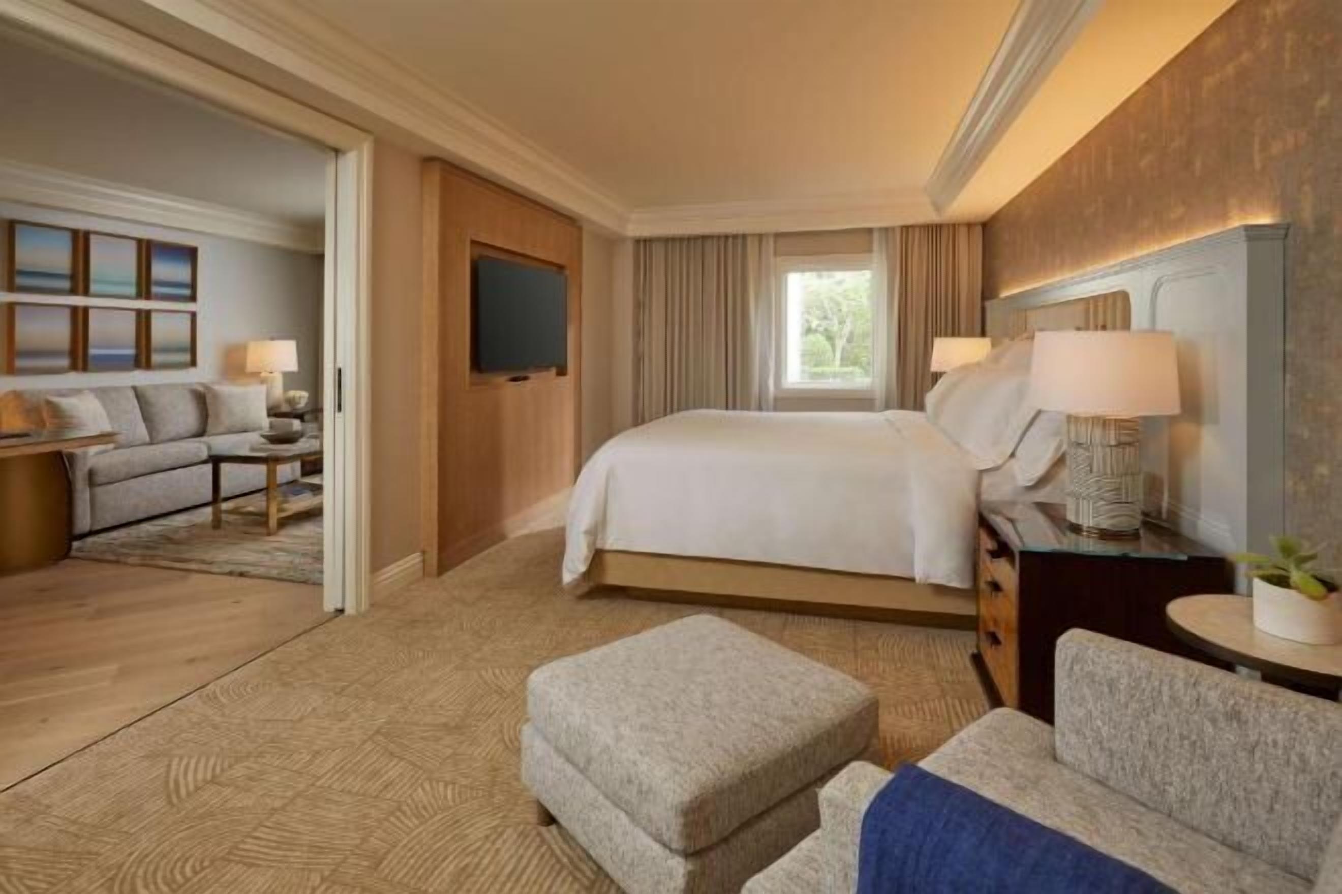 Luxe beddengoed, donsdekens, een minibar, een kluis op de kamer