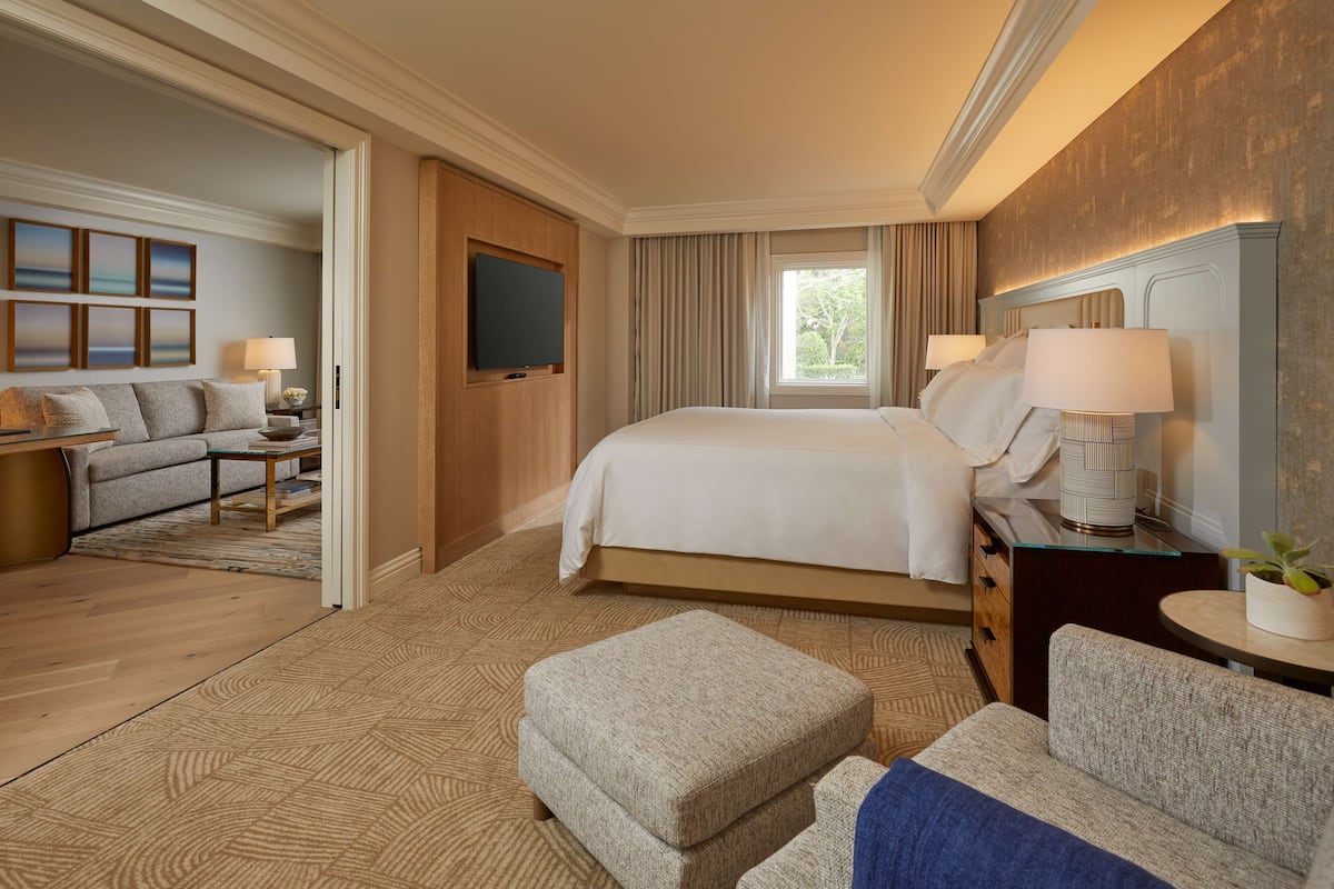 1 bedroom, premium bedding, down comforters, minibar